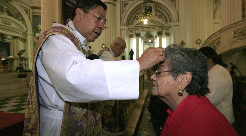 El uso de la ceniza tiene raíces en antiguas tradiciones bíblicas asociadas al arrepentimiento y la penitencia. EL INFORMADOR/ARCHIVO