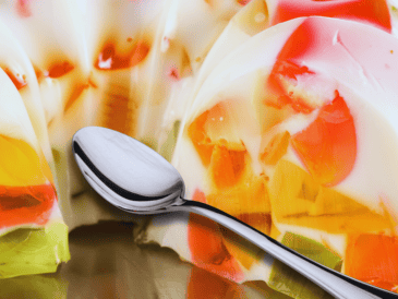 La gelatina es un alimento que se produce a partir de colágeno animal. ESPECIAL / CANVA