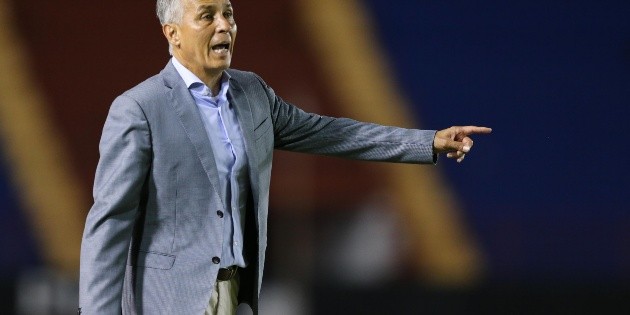 Sergio Bueno regresa a la Liga MX como t&eacute;cnico de Mazatl&aacute;n