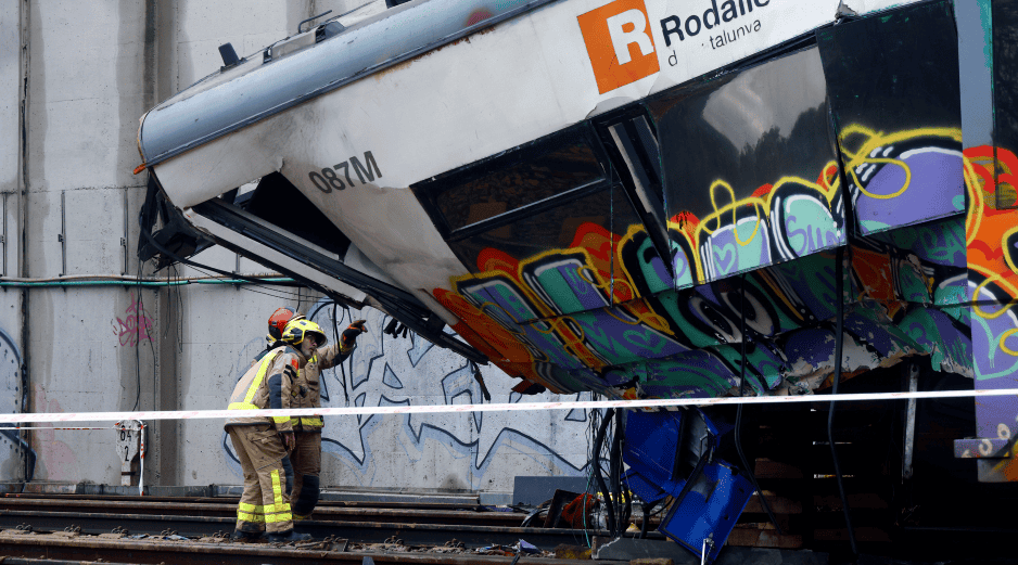 Al menos una persona murió y otras 37 resultaron heridas en el siniestro.  EFE/ Quique Garcia