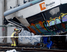 Al menos una persona murió y otras 37 resultaron heridas en el siniestro.  EFE/ Quique Garcia