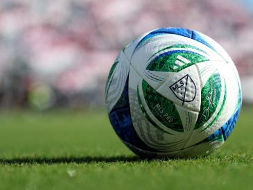 Contracultural o no, en el año del mundial el futbol comenzará el proceso de desplazar al "soccer" en Norteamérica. AFP / ARCHIVO