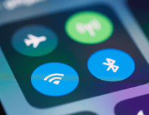 Existen varias medidas de seguridad que puedes adoptar para evitar el robo de información a través del Bluetooth. ESPECIAL/Canva