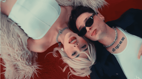 La cantante confesó en entrevista con Adela Micha, que cuando se conocieron grabando el video 