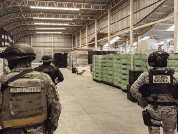 En el operativo se aseguraron dos armas de fuego, 120 municiones, cinco cargadores y un vehículo. X / @GabSeguridadMX 