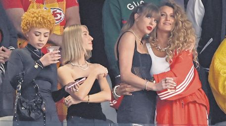 Una de las últimas apariciones públicas en las que se vio juntas a Taylor Swift y Blake Lively fue durante el Super Bowl LVIII, disputado entre los San Francisco 49ers y los Kansas City Chiefs, celebrado en 2024 en el Allegiant Stadium de Las Vegas. AFP