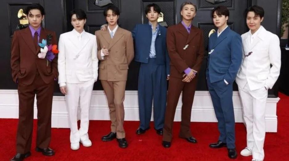 BTS se distingue por su conexión profunda con su leal base de fans, conocida como ARMY, y por abordar temas como la salud mental y el amor propio en sus canciones. EFE/ Archivo
