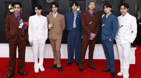 BTS se distingue por su conexión profunda con su leal base de fans, conocida como ARMY, y por abordar temas como la salud mental y el amor propio en sus canciones. EFE/ Archivo