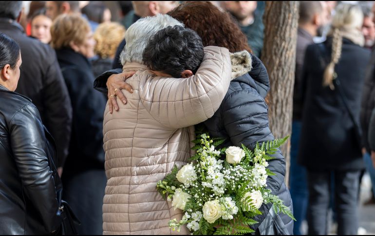 Los servicios de emergencia que trabajan en la zona encontraron otros dos cadáveres. EFE/A. Díaz