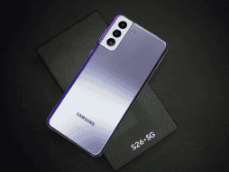 Antes de decidir comprar el Samsung S26 o el iPhone 17 Pro Max se recomienda que analices cada una de sus características. UNSPLASH / A. NHAT