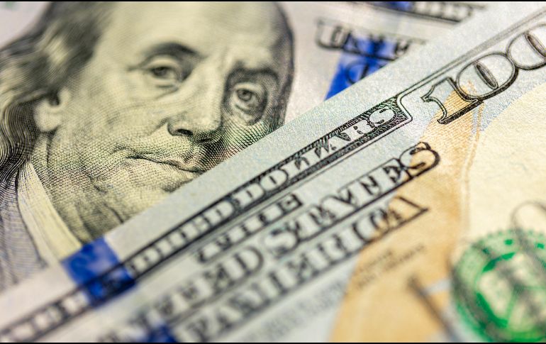 En la última semana, el dólar ha acumulado una caída del 1.05%, y en comparación con el mismo periodo del año pasado mantiene un descenso del 14.59% interanual. FREEPIK