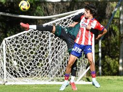 Se desempeña como delantero y ha destacado desde temprana edad por su olfato goleador y su capacidad para generar peligro constante en el área rival. IMAGO7