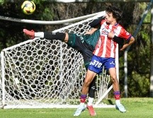 Se desempeña como delantero y ha destacado desde temprana edad por su olfato goleador y su capacidad para generar peligro constante en el área rival. IMAGO7