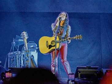 Alanis Morissette se suma al Salón de la Fama de los Compositores como una de las autoras más influyentes del rock alternativo. AFP