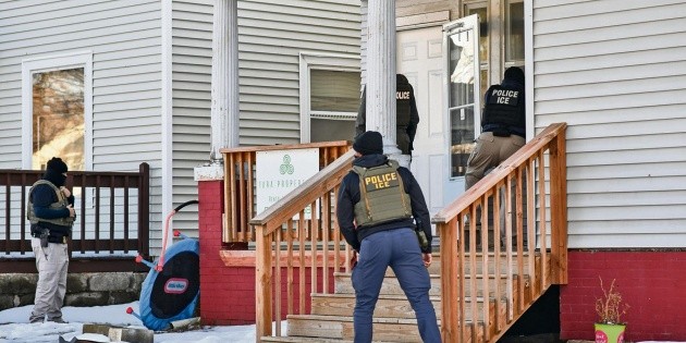 Inmigrantes: Preocupa memorando que autoriza al ICE allanar domicilios