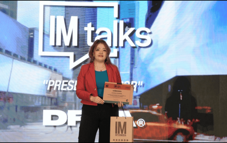 Claudia Vázquez destacó que su visión rompe con la idea de la moda superficial para adaptarla a una herramienta que tiene como propósito “unir lazos a través de la inclusión y el respeto”. ESPECIAL