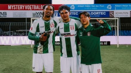 Carrillo entró al terreno de juego al minuto 65 y su presencia se hizo notar casi de inmediato. INSTAGRAM / fcdordrechtnl