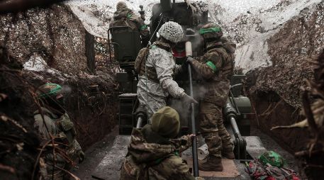 El Ministerio de Defensa ruso informó sobre ataques con misiles de alta precisión y largo alcance, además de drones de asalto contra talleres de fabricación de aparatos no tripulados. EFE