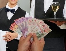 En México, los días feriados son de descanso obligatorio, pero si un patrón requiere que sus empleados presten servicios en estas fechas, la ley establece una compensación económica específica. ESPECIAL / CANVA