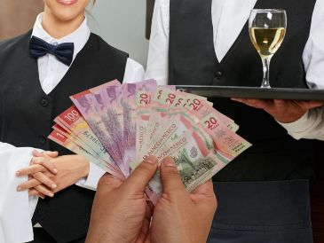 En México, los días feriados son de descanso obligatorio, pero si un patrón requiere que sus empleados presten servicios en estas fechas, la ley establece una compensación económica específica. ESPECIAL / CANVA