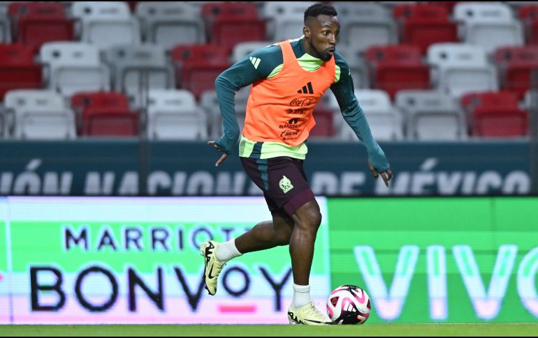 Uno de los temas centrales de la conferencia de hoy con el seleccionador nacional fue la ausencia de figuras como Julián Quiñones. IMAGO7