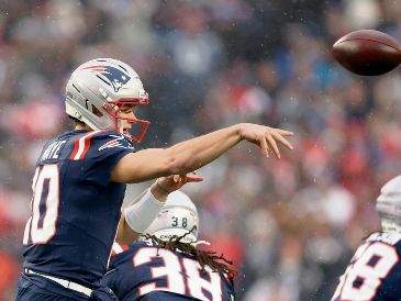 Drake Maye llega con el control total de una ofensiva que no perdona errores y sueña con recuperar los tiempos gloriosos de los Pats. AFP