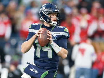 Las molestias de Sam Darnold serán clave ante una defensiva de Los Ángeles que necesita presionarlo para inclinar la balanza a su favor. AFP
