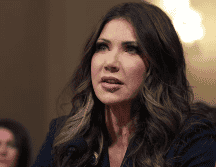 Tanto Noem como Bovino afirmaron que Alex Pretti, el hombre de 37 años asesinado en Mineápolis, 