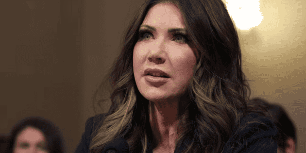 Kristi Noem: Gobernador de California pide la renuncia de la secretaria de Seguridad Nacional