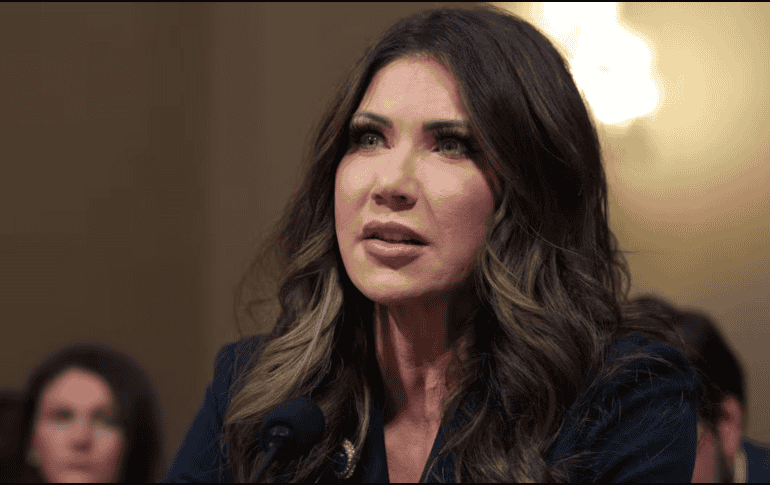 Tanto Noem como Bovino afirmaron que Alex Pretti, el hombre de 37 años asesinado en Mineápolis, 