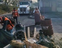 Casi 150 toneladas de residuos, desde muebles, electrodomésticos, llantas y madera, fueron retirados hoy de las calles del puerto de Veracruz. ESPECIAL