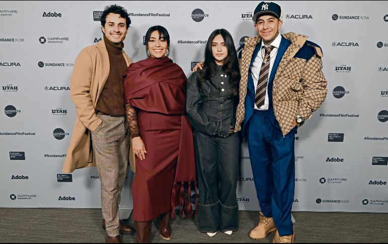 Guillermo Alonso, Adriana Paz, Jennifer Trejo y Eme Malafe asisten al estreno de “La Cazadora”, durante el Festival de Cine de Sundance 2026, en Park City (Estados Unidos). AFP