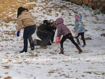 La nevada ocurre en el marco de una tormenta invernal que afecta amplias zonas del sur de Estados Unidos. EFE/L. Torres