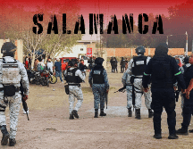 La tarde de este domingo, un grupo de hombres armados irrumpió en el campo de futbol de la comunidad Loma de Flores de Salamanca y disparó en contra de 23 personas. EFE