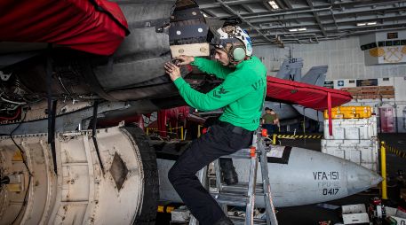 El despliegue militar estadounidense ocurre después de que Trump advirtiera a Irán sobre la represión a las protestas en el país. EFE/ @centcom