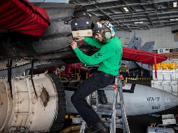 El despliegue militar estadounidense ocurre después de que Trump advirtiera a Irán sobre la represión a las protestas en el país. EFE/ @centcom