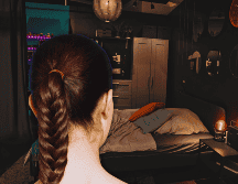 Trenzas sueltas son uno de los peinados más recomendados para dormir, ya que evitan enredos y reducen el encrespamiento. ESPECIAL / CANVA