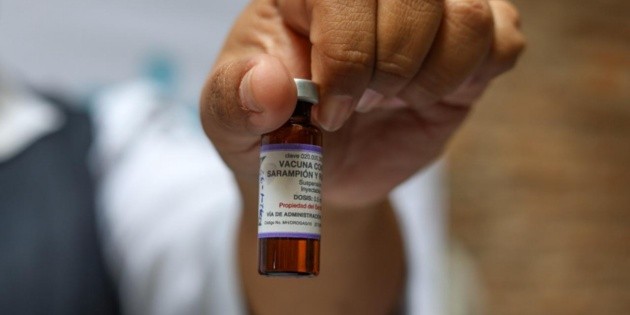 Ampl&iacute;an brigadas de vacunaci&oacute;n ante brote de sarampi&oacute;n en el AMG