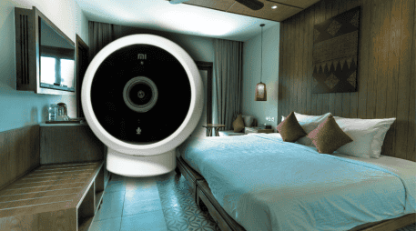 Realizar una revisión básica con el celular al llegar a un hotel o alojamiento temporal no toma más de unos minutos. ESPECIAL/Canva/Unplash