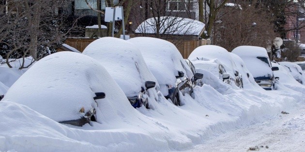 Toronto queda paralizado tras hist&oacute;rica nevada; declaran emergencia clim&aacute;tica