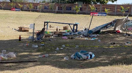 Las víctimas fueron atacadas a balazos mientras se encontraban reunidas en el campo deportivo. SUN / X. Álvarez