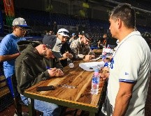 Charros de Jalisco celebró este lunes su bicampeonato de la Liga Mexicana del Pacífico con una convivencia especial junto a su afición en el Estadio Panamericano. EL INFORMADOR/ J. ACOSTA.