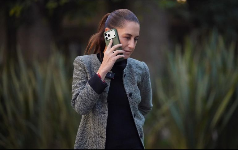 El costo del celular de la Presidenta reabre el debate sobre salarios mínimos y poder adquisitivo en México. FACEBOOK/Claudia Sheinbaum Pardo