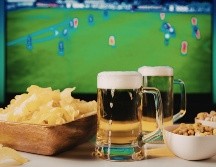 LaLiga mantiene su ofensiva contra las emisiones ilegales en establecimientos HORECA, que abarcan hoteles, restaurantes y cafeterías. ESPECIAL / CANVA