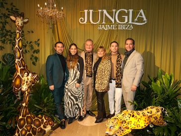 Juan Pablo y Maru Ibiza, Jaime Ibiza, Maru Amutio, Andrés. GENTE BIEN JALISCO / E. Escamilla