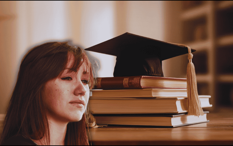 Lo que hoy se percibe como una carrera universitaria con amplio futuro podría no tener la misma proyección en la próxima década. ESPECIAL / CANVA