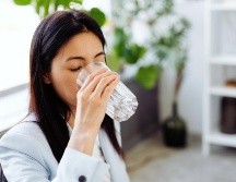 Más allá de quitar la sed, una buena hidratación permite que el organismo funcione de forma correcta. ESPECIAL / CANVA