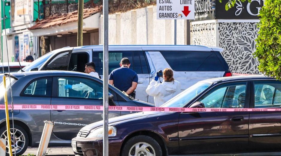 Personas que se encontraban en la zona narraron el pánico que se desató tras el intercambio de disparos a plena luz del día. EL INFORMADOR/A. Navarro