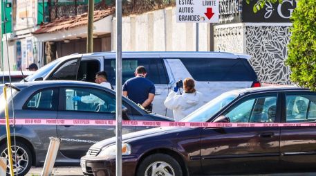 Personas que se encontraban en la zona narraron el pánico que se desató tras el intercambio de disparos a plena luz del día. EL INFORMADOR/A. Navarro