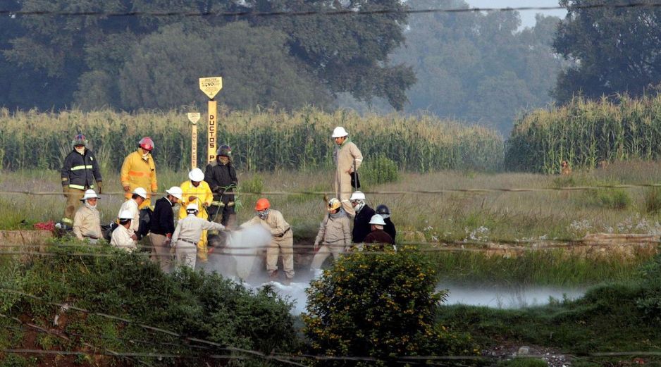 Pemex informó el aseguramiento de predios y la detección de derrames e incendios. EFE/ARCHIVO